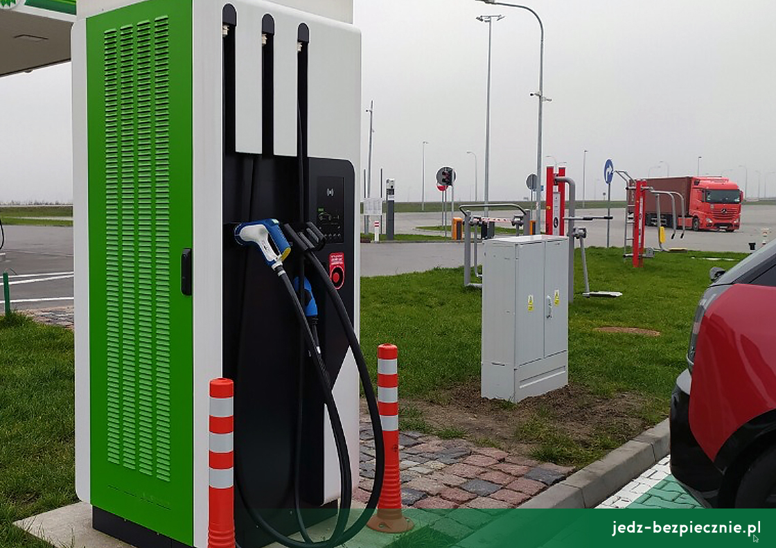 Polskie drogi - GreenWay i Konsorcjum EKOEN wybudują stacje ładowania elektryków przy A1, A2 i A4 oraz S3, S7 i S8